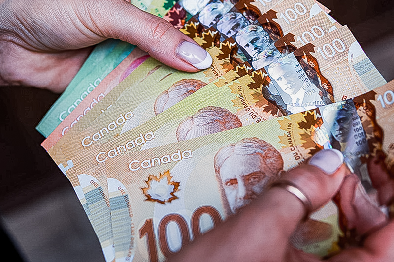Canadese dollars van tevoren aanschaffen